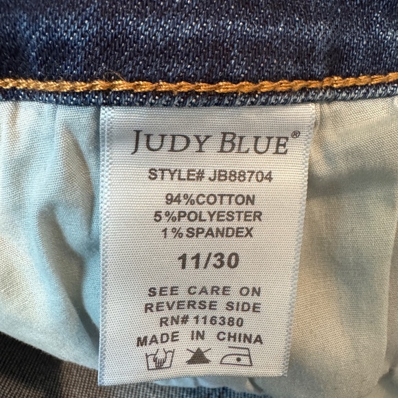 Judy Blue jeans~Size 11/30~frayed hem~excellent like new condition - Picture 15 of 15